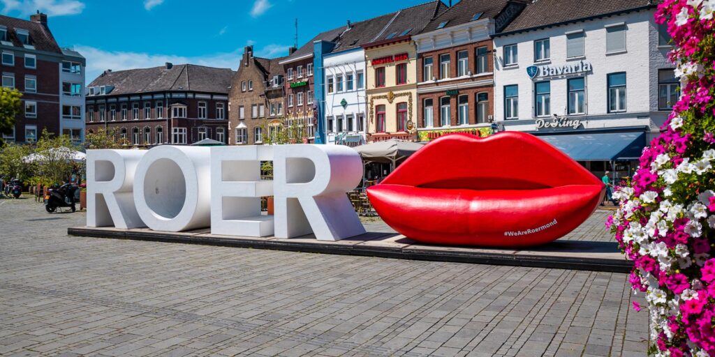 Slotenmaker Roermond opent deur zonder schade