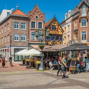 Slotenspecialist in actie in Sittard-Geleen – Direct Slotenmaker Limburg helpt bij spoed, sloten vervangen en inbraakbeveiliging.